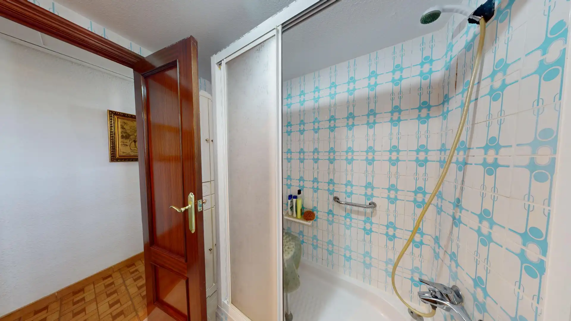 Baño de Piso en venta en Alicante / Alacant con Aire acondicionado, Terraza y Amueblado
