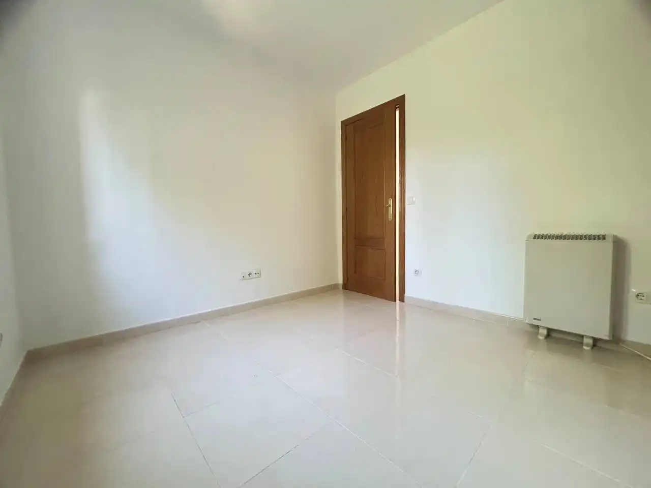 Einfamilien-Reihenhaus zur Miete in Calle Lope de Vega, Camarenilla