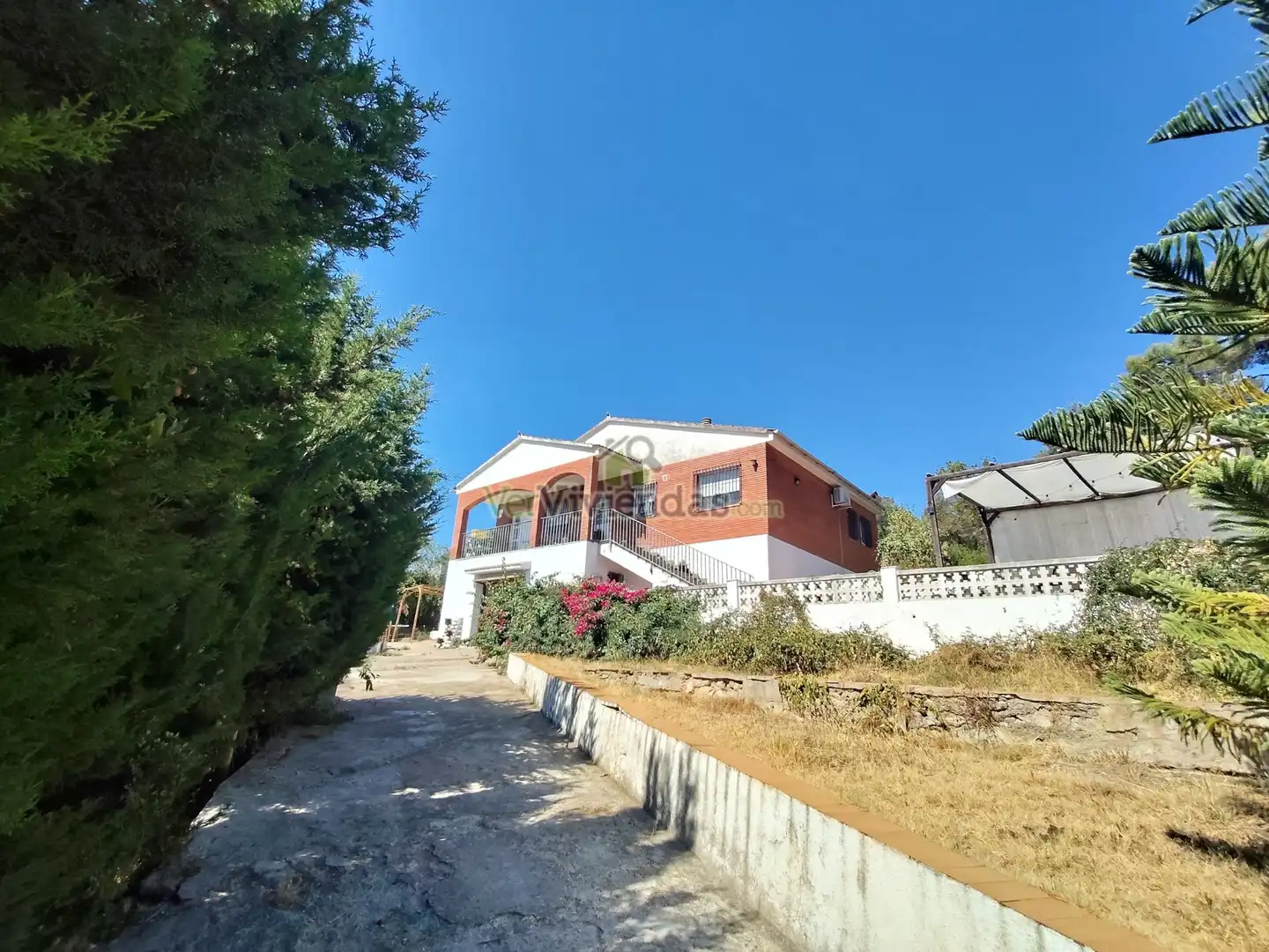 Vista exterior de Casa o xalet en venda en Vallirana amb Aire condicionat, Calefacció i Jardí privat