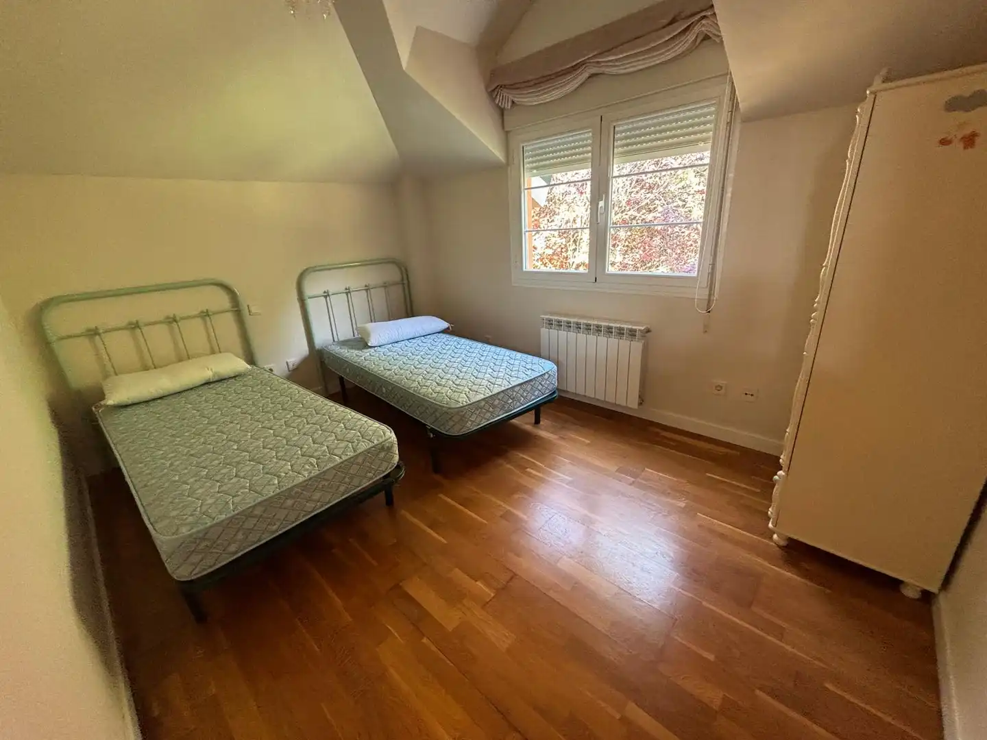 Habitación de Casa o chalet en venta en Zuera con Aire acondicionado, Calefacción y Jardín privado