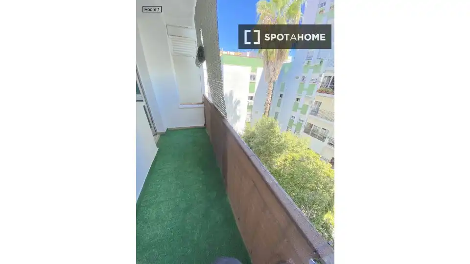 Balcony of Flat for rent in Sevilla  with Air Conditioner, Heating and Furnished