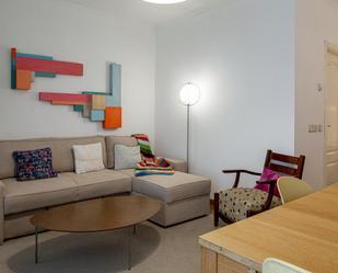 Sala d'estar de Apartament de lloguer en  Madrid Capital amb Aire condicionat