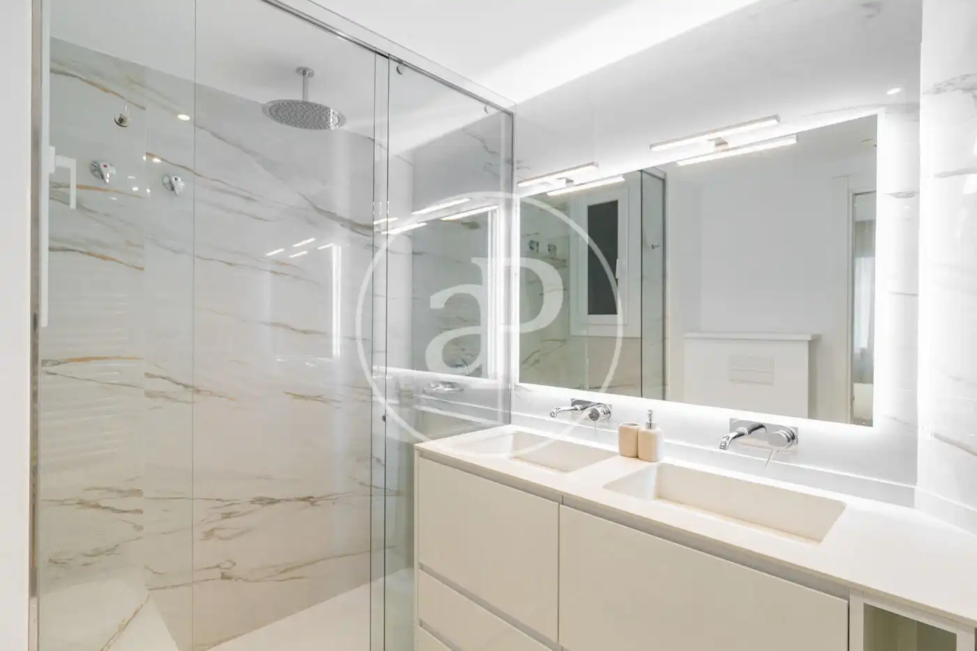 Baño de Piso en venta en Barcelona con Aire acondicionado, Calefacción y Balcón