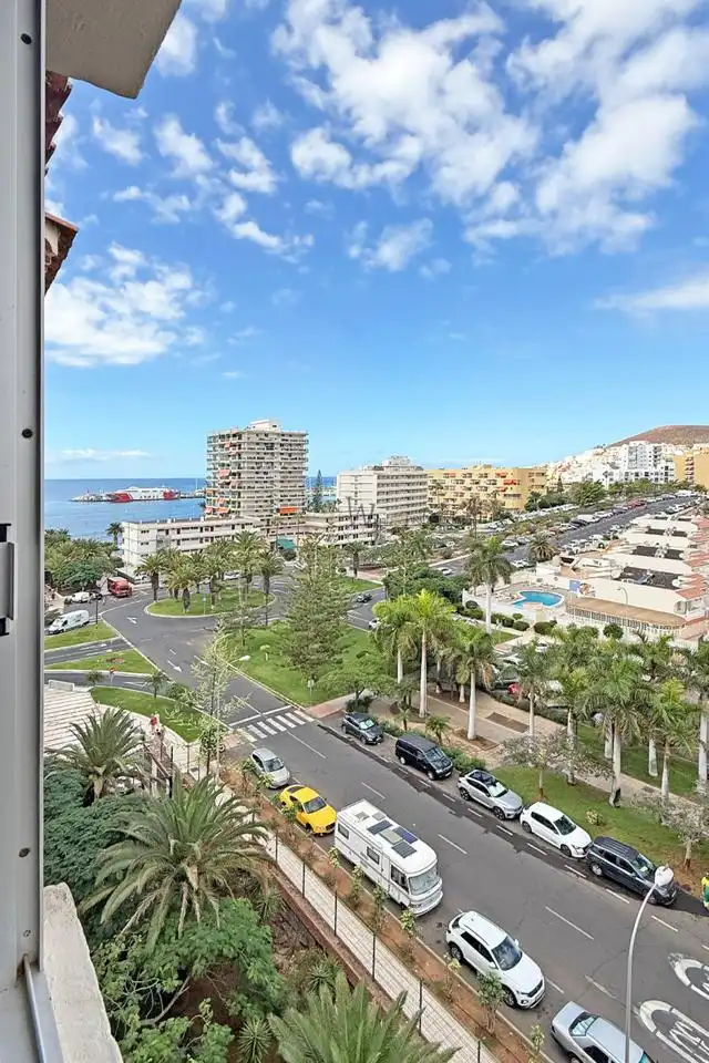Vista exterior de Apartamento en venta en Arona con Terraza y Piscina comunitaria
