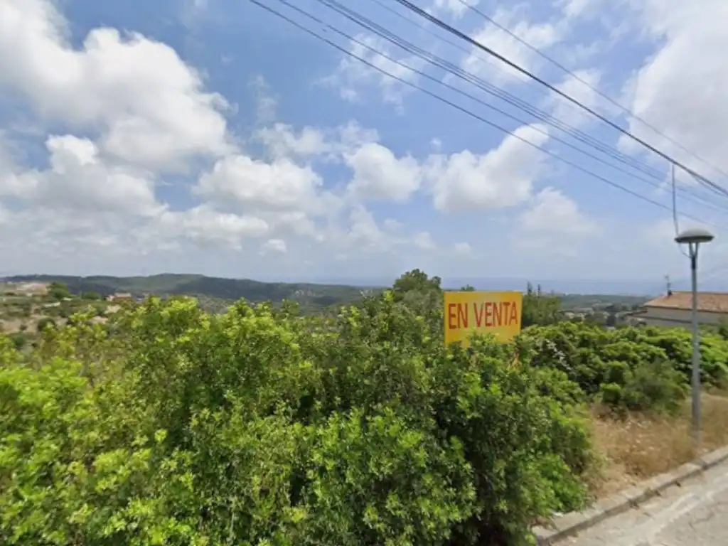 Terreno residenziale in vendita a Calle Tulipa