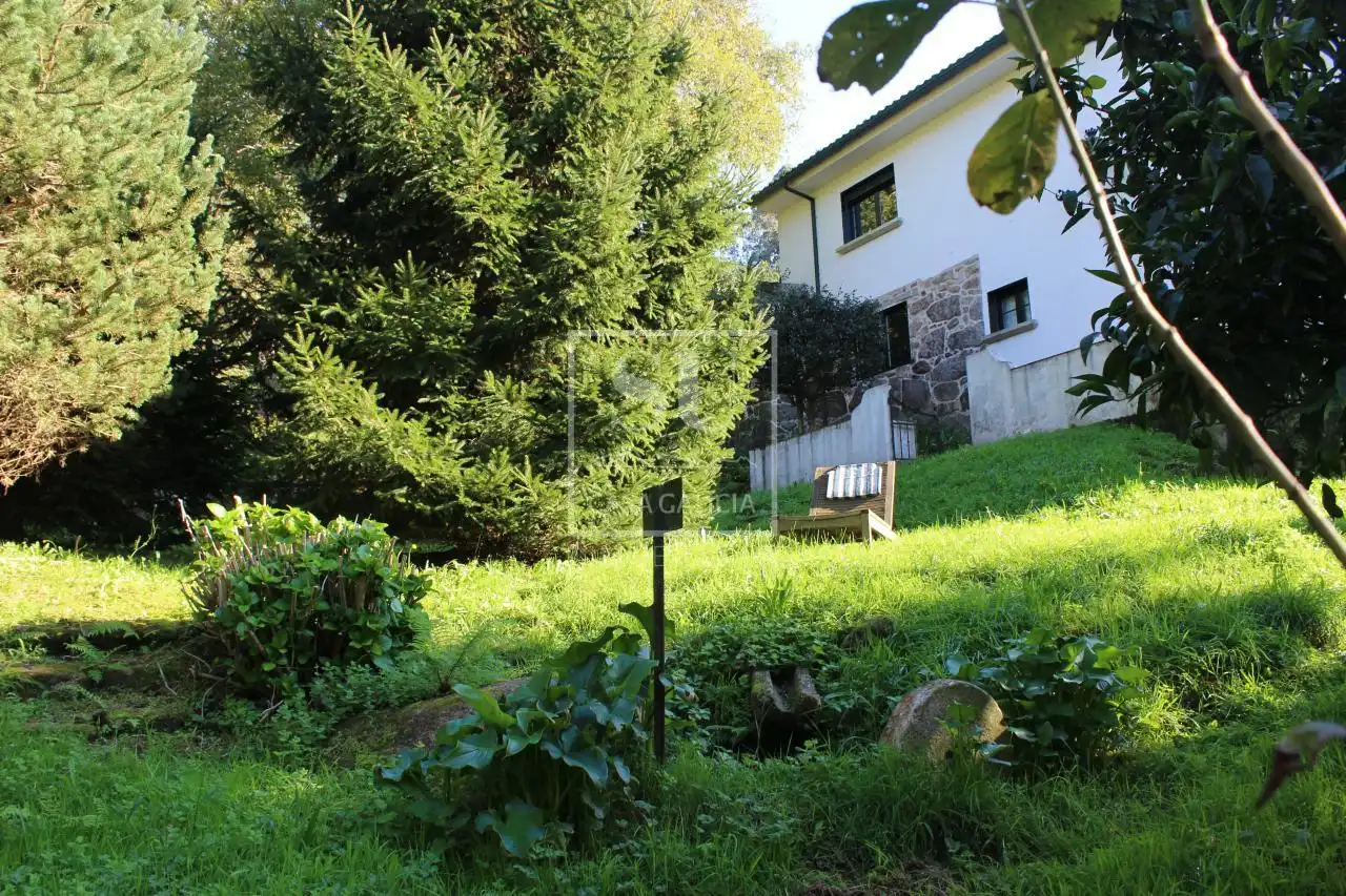 Jardí de Casa o xalet en venda en Gondomar amb Calefacció, Jardí privat i Moblat