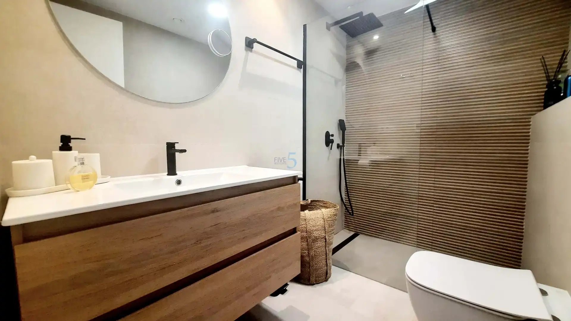 Baño de Piso en venta en Pilar de la Horadada con Aire acondicionado, Terraza y Piscina