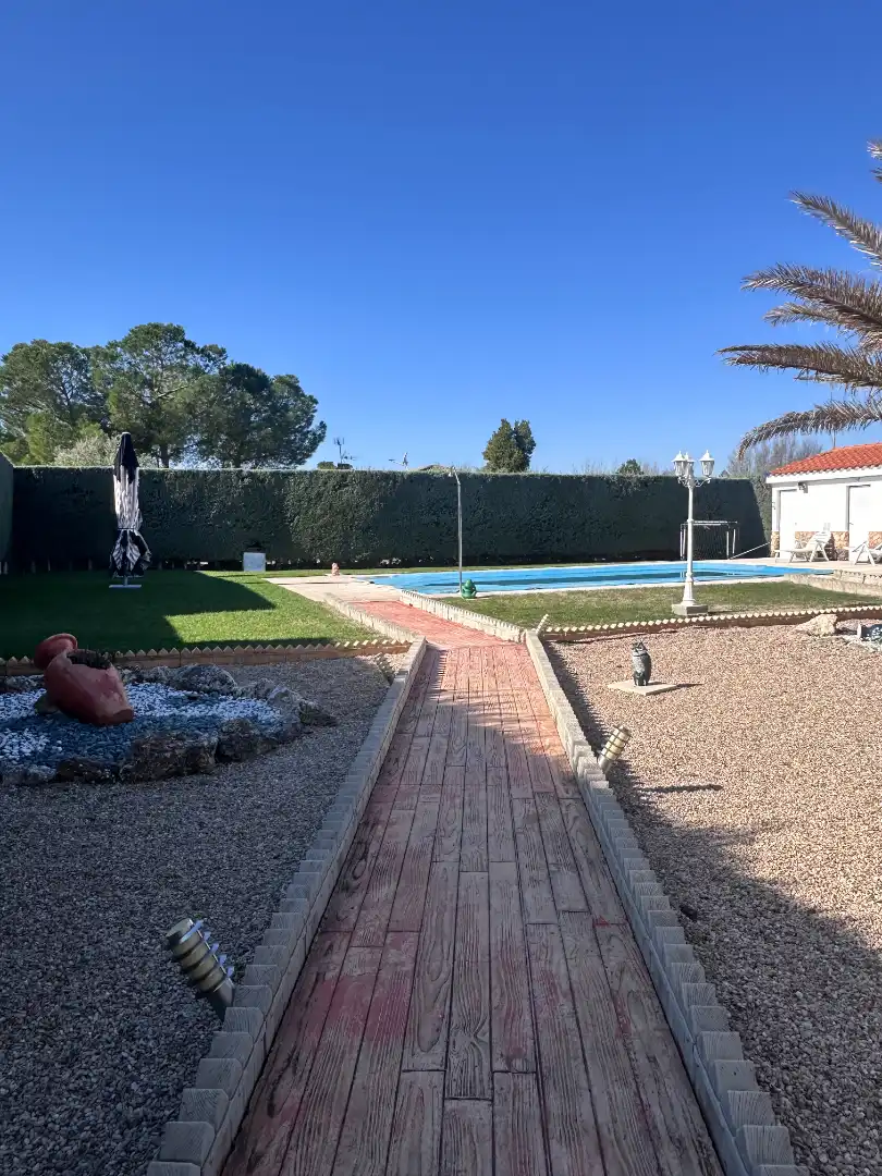 Piscina de Casa o xalet en venda en Illana amb Aire condicionat, Calefacció i Jardí privat