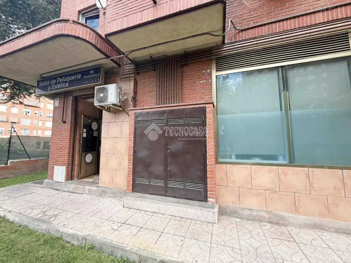 Local comercial en venda a Villaverde