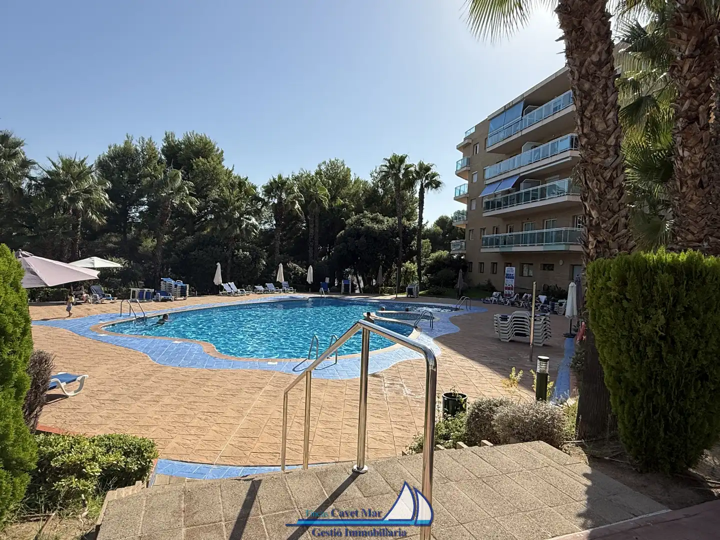 Apartment with pool for sale in Carrer del Fonoll 3