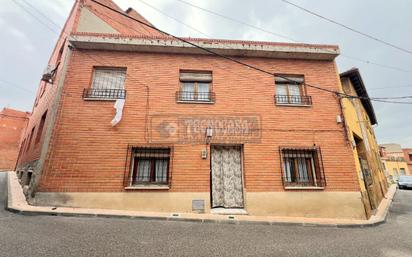 Vista exterior de Casa adosada en venda en Villasequilla amb Terrassa