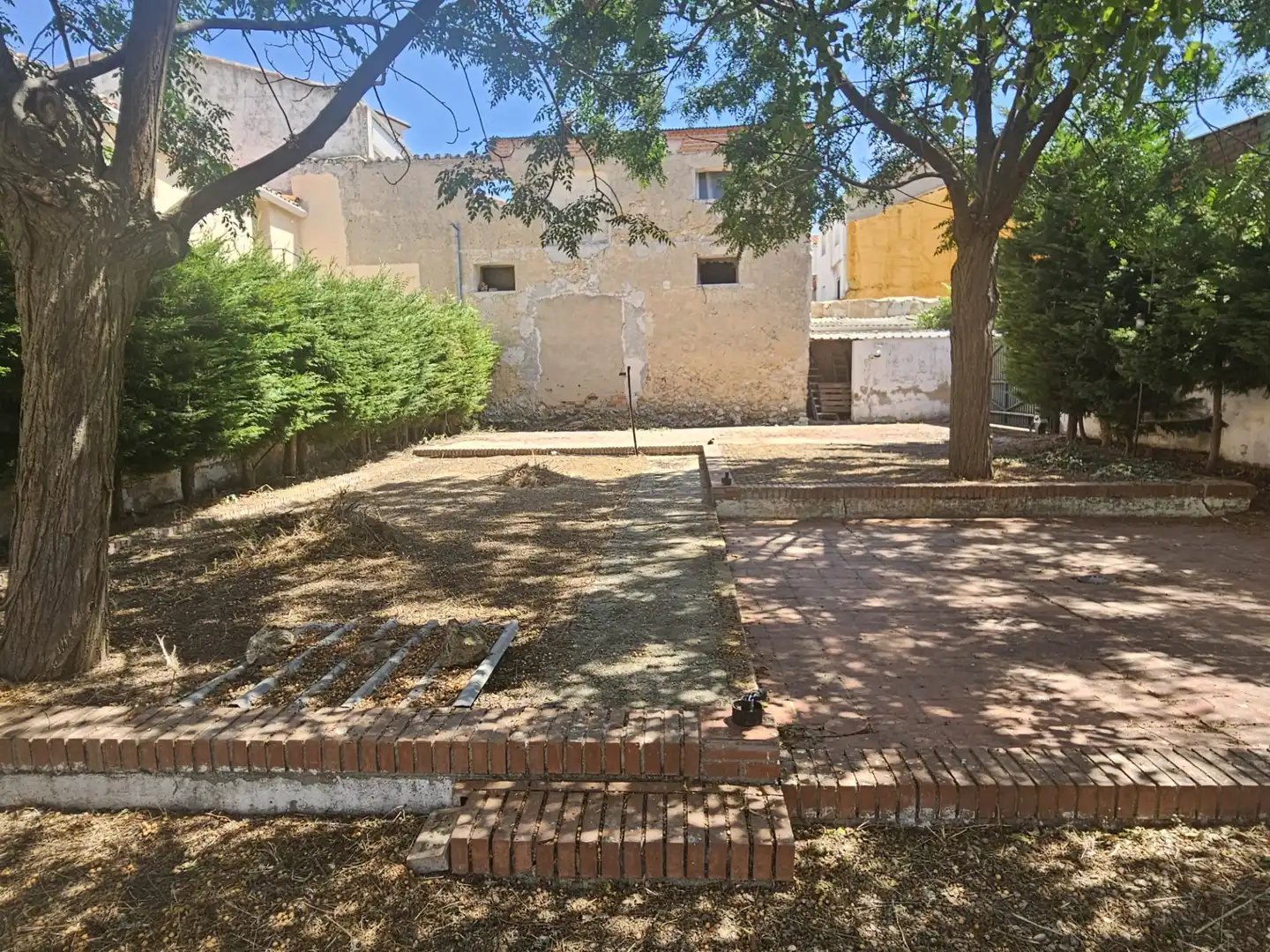 Casa adosada en venta en Driebes con Calefacción, Jardín privado y Terraza