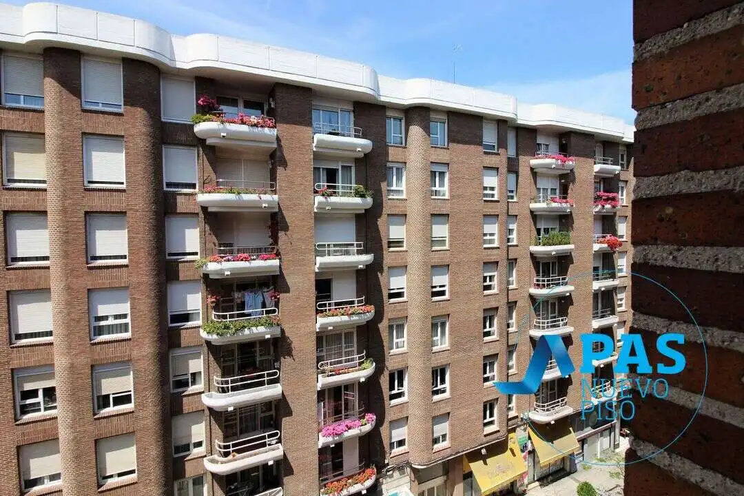 Außenansicht von Wohnung zum Verkauf in Santander mit Heizung und Abstellraum