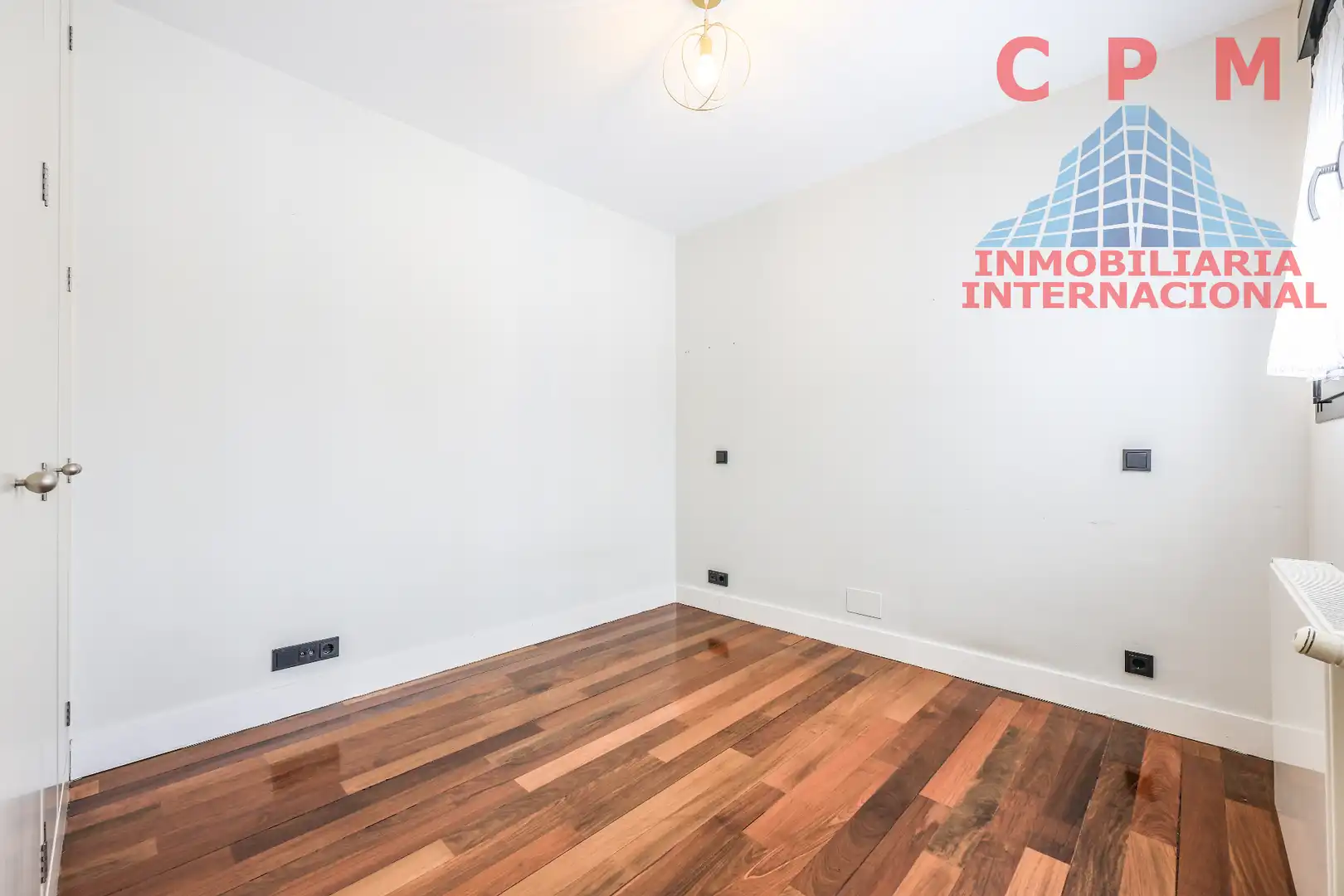 Dormitori de Àtic de lloguer en Madrid amb Aire condicionat, Calefacció i Parquet