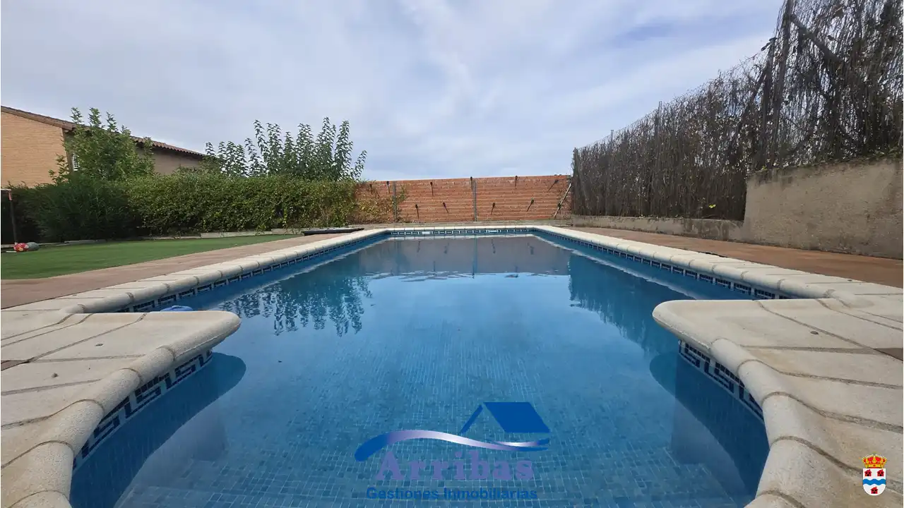 Piscina de Casa o chalet en venta en El Casar de Escalona con Calefacción, Jardín privado y Terraza