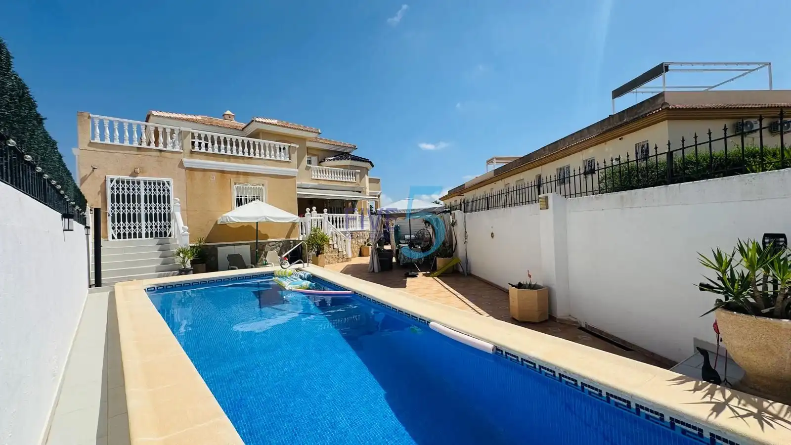 Adosado con terraza en venta en Ciudad Quesada