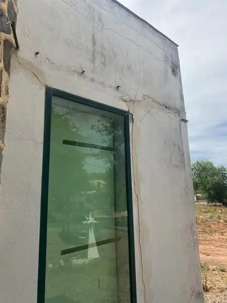 Vista exterior de Local en venta en Carboneros