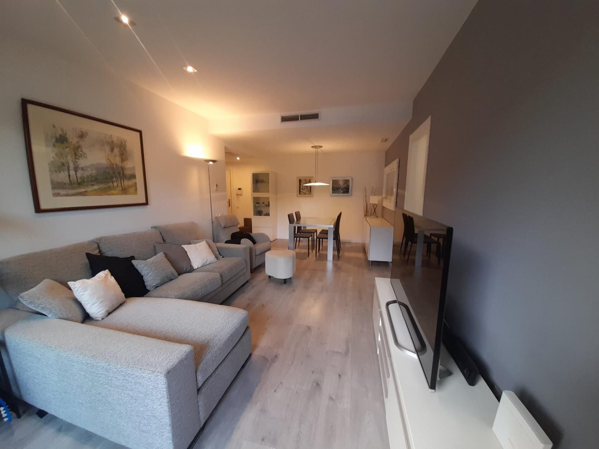 Sala d'estar de Pis de lloguer en Sant Cugat del Vallès amb Aire condicionat, Calefacció i Jardí privat