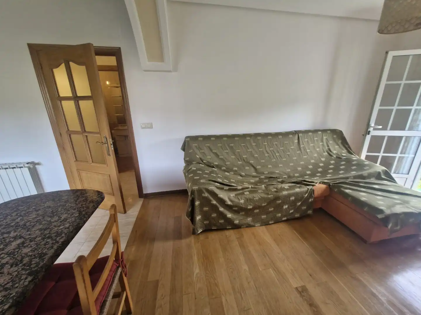 Living room of Study for rent in Ourense Capital   with Heating, Parquet flooring and Furnished