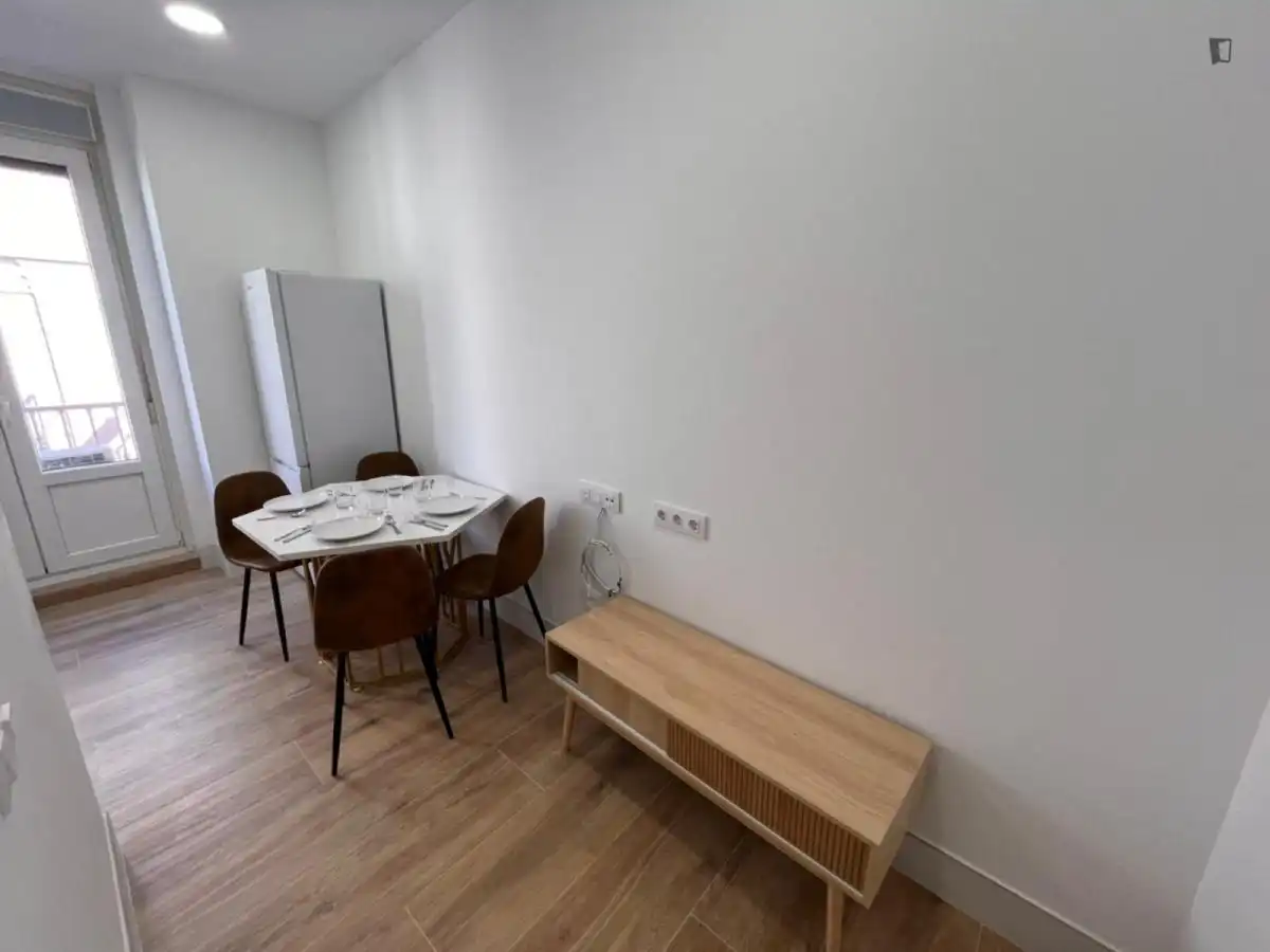 Comedor de Apartamento de alquiler en Madrid con Aire acondicionado, Calefacción y Amueblado