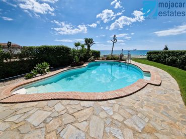 Villa avec piscine à vendre à Avenida de Palomares 16