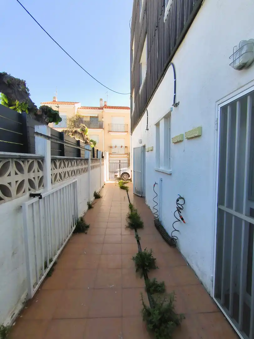 Vista exterior de Apartament en venda en Alcanar amb Aire condicionat, Jardí privat i Terrassa