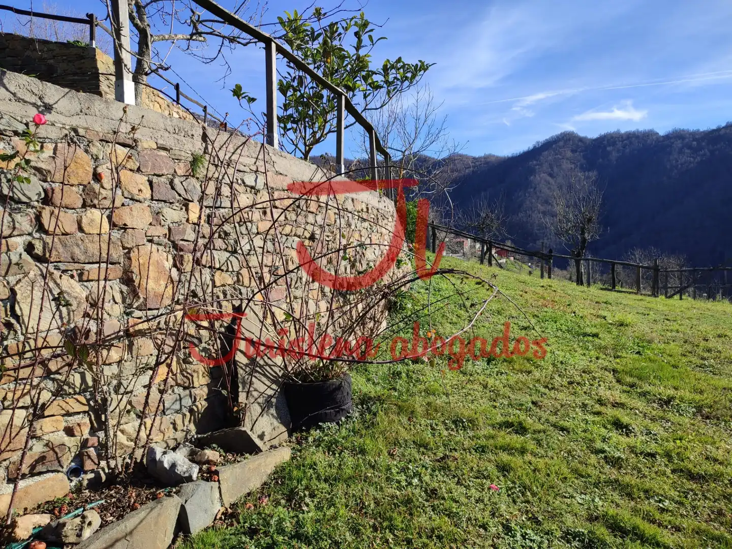 Casa adosada en venta en Quirós