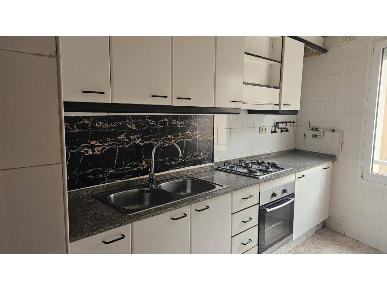 Cuina de Pis en venda en Mataró amb Calefacció i Balcó