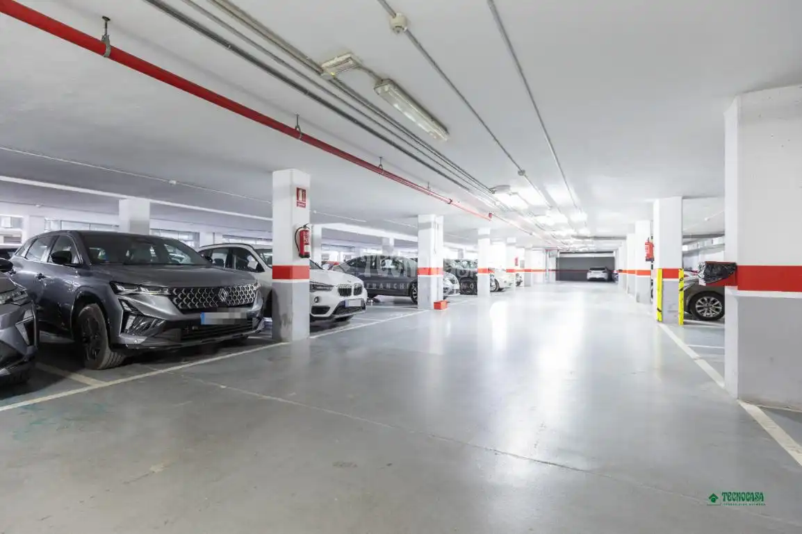 Parking de Piso en venta en Almería con Aire acondicionado y Trastero