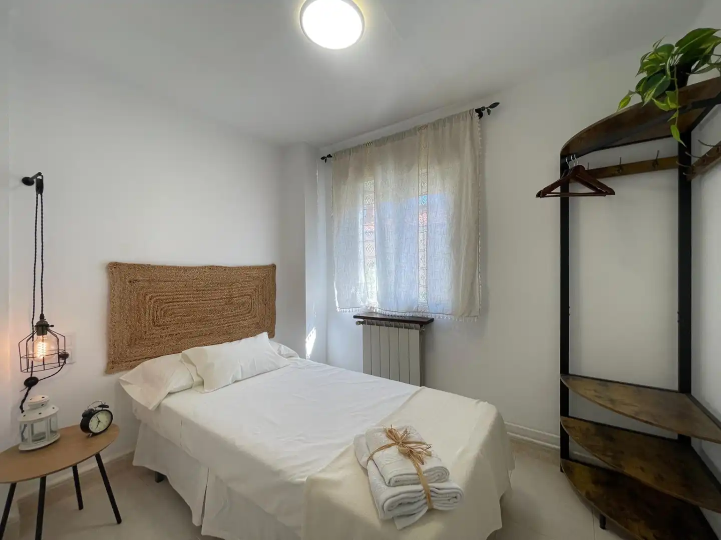 Schlafzimmer von Haus oder Chalet zur Miete in Requena mit Heizung und Terrasse