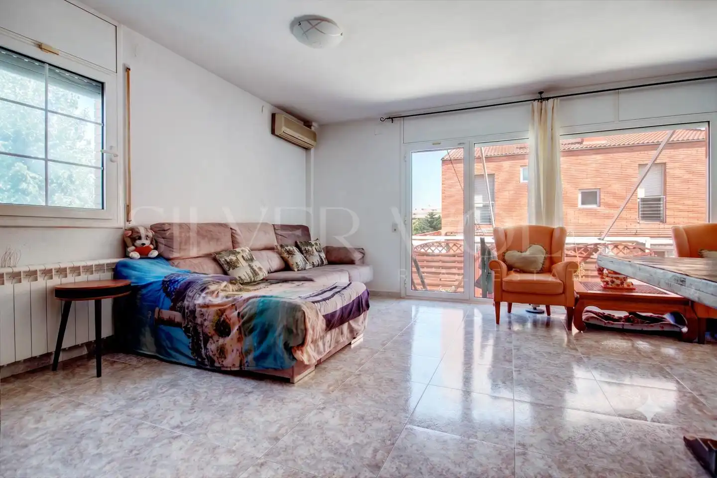 Wohnzimmer von Einfamilien-Reihenhaus zum Verkauf in Viladecans mit Heizung, Privatgarten und Terrasse
