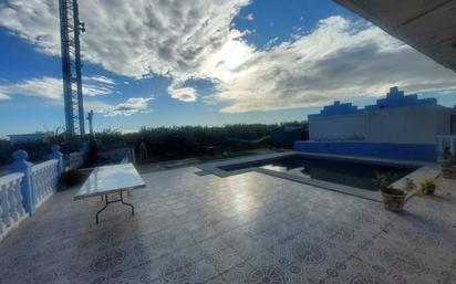 Piscina de Casa o xalet en venda en Castellón de la Plana / Castelló de la Plana amb Jardí privat, Terrassa i Piscina