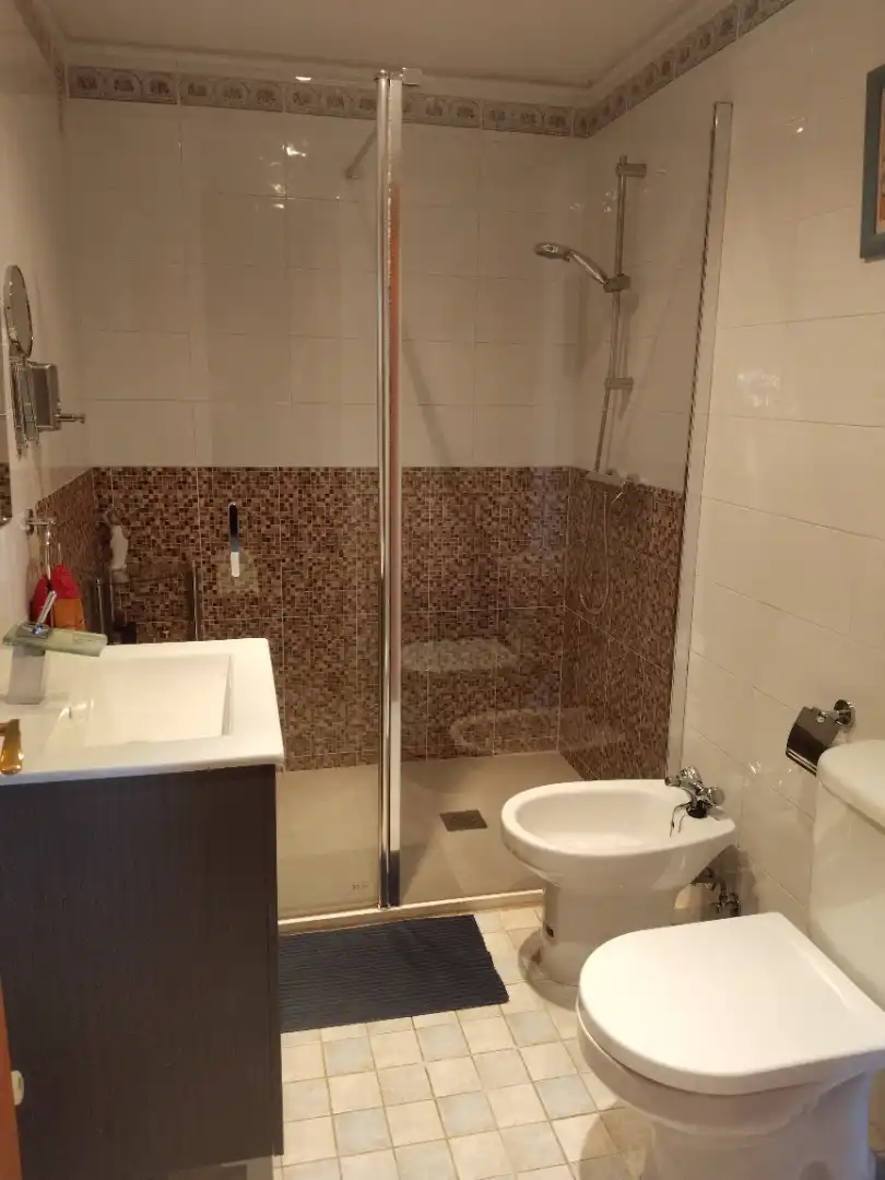 Badezimmer von Wohnung zum Verkauf in Ciempozuelos mit Klimaanlage, Heizung und Terrasse