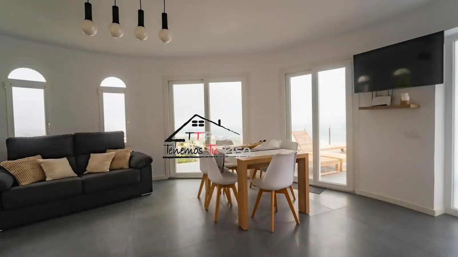 Sala d'estar de Casa o xalet en venda en Peñíscola / Peníscola amb Aire condicionat, Calefacció i Jardí privat