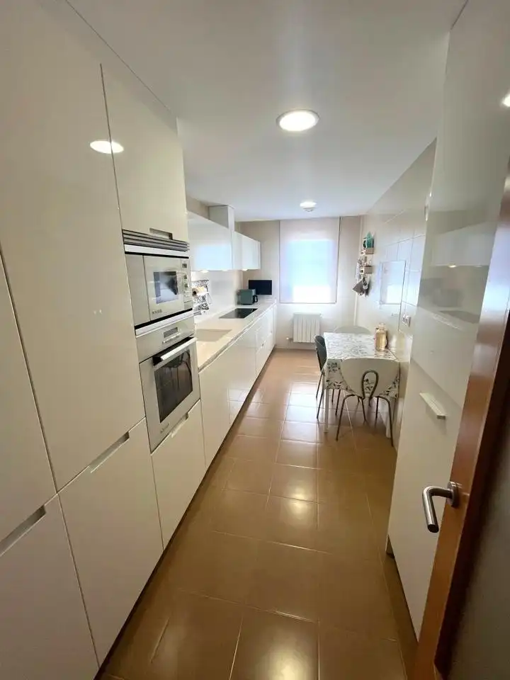 Cocina de Piso en venta en Villalbilla de Burgos con Calefacción y Trastero
