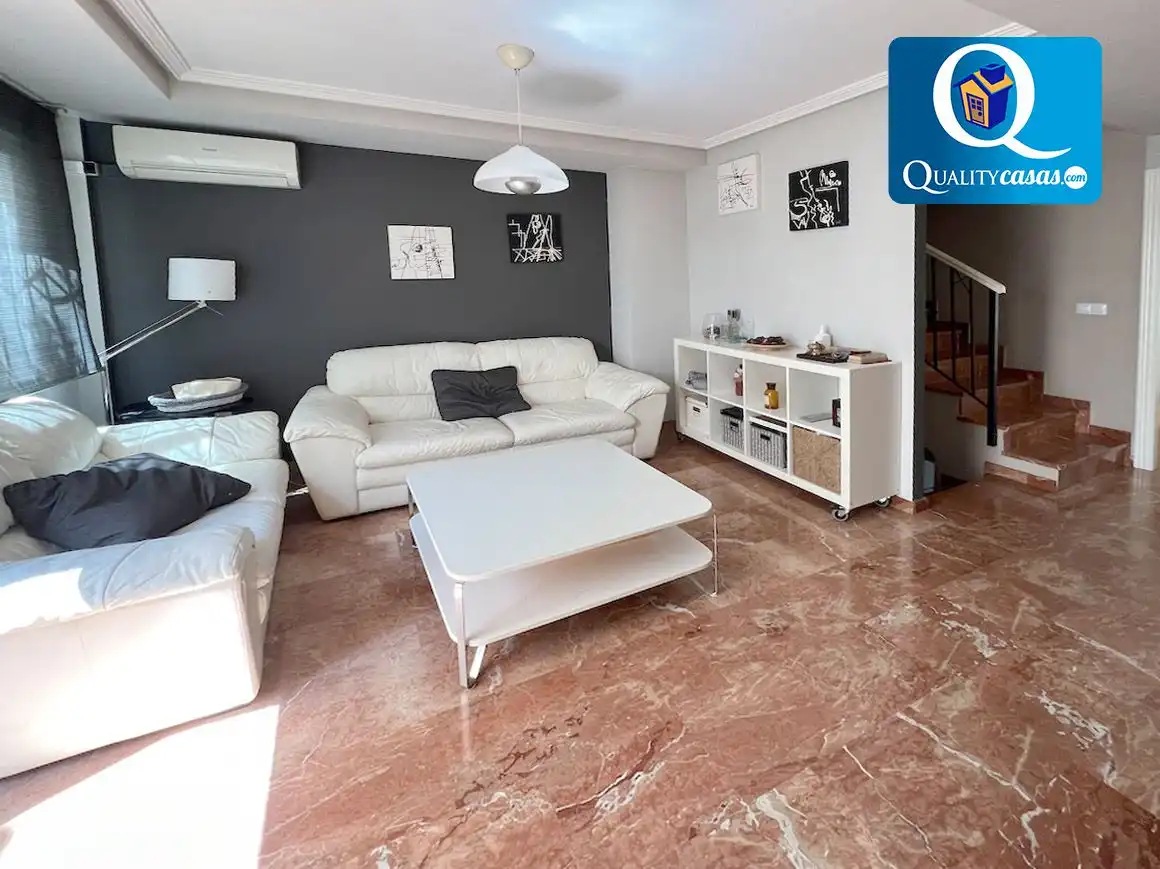 Sala d'estar de Casa o xalet en venda en Alicante / Alacant amb Aire condicionat, Calefacció i Terrassa