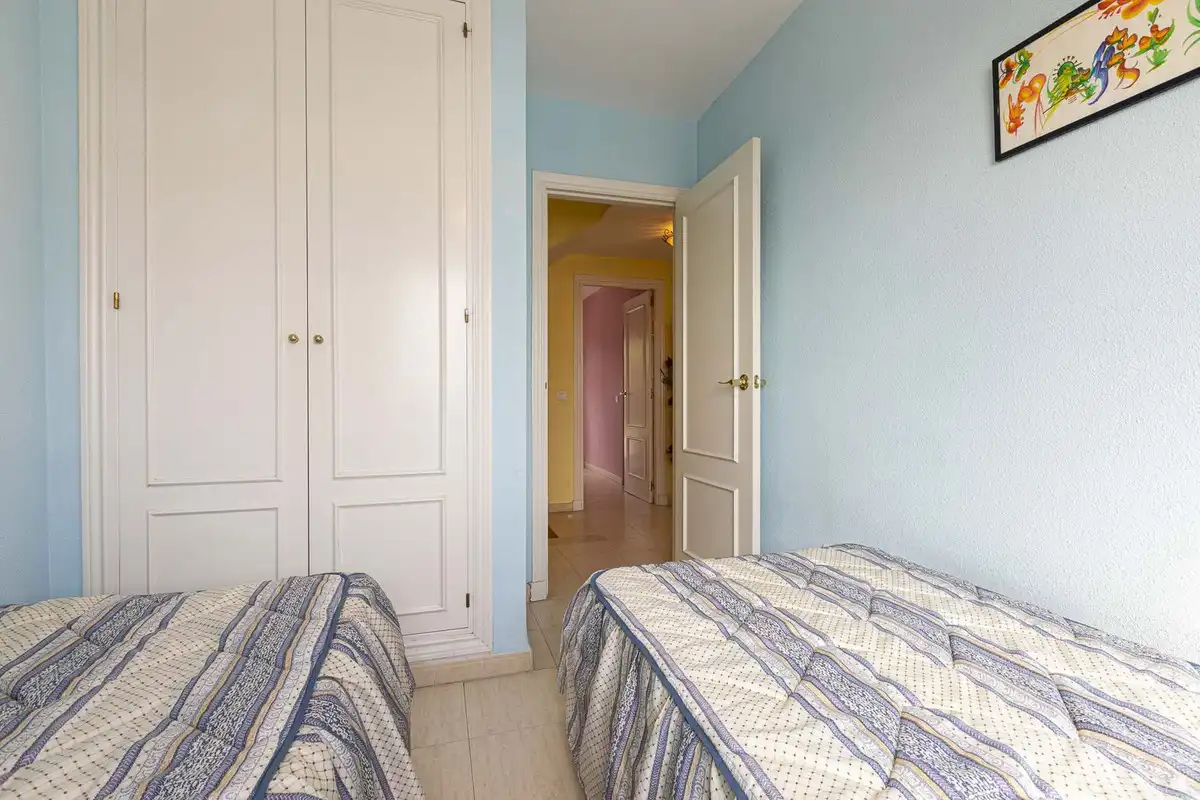 Dormitori de Casa adosada en venda en Marbella amb Terrassa i Traster