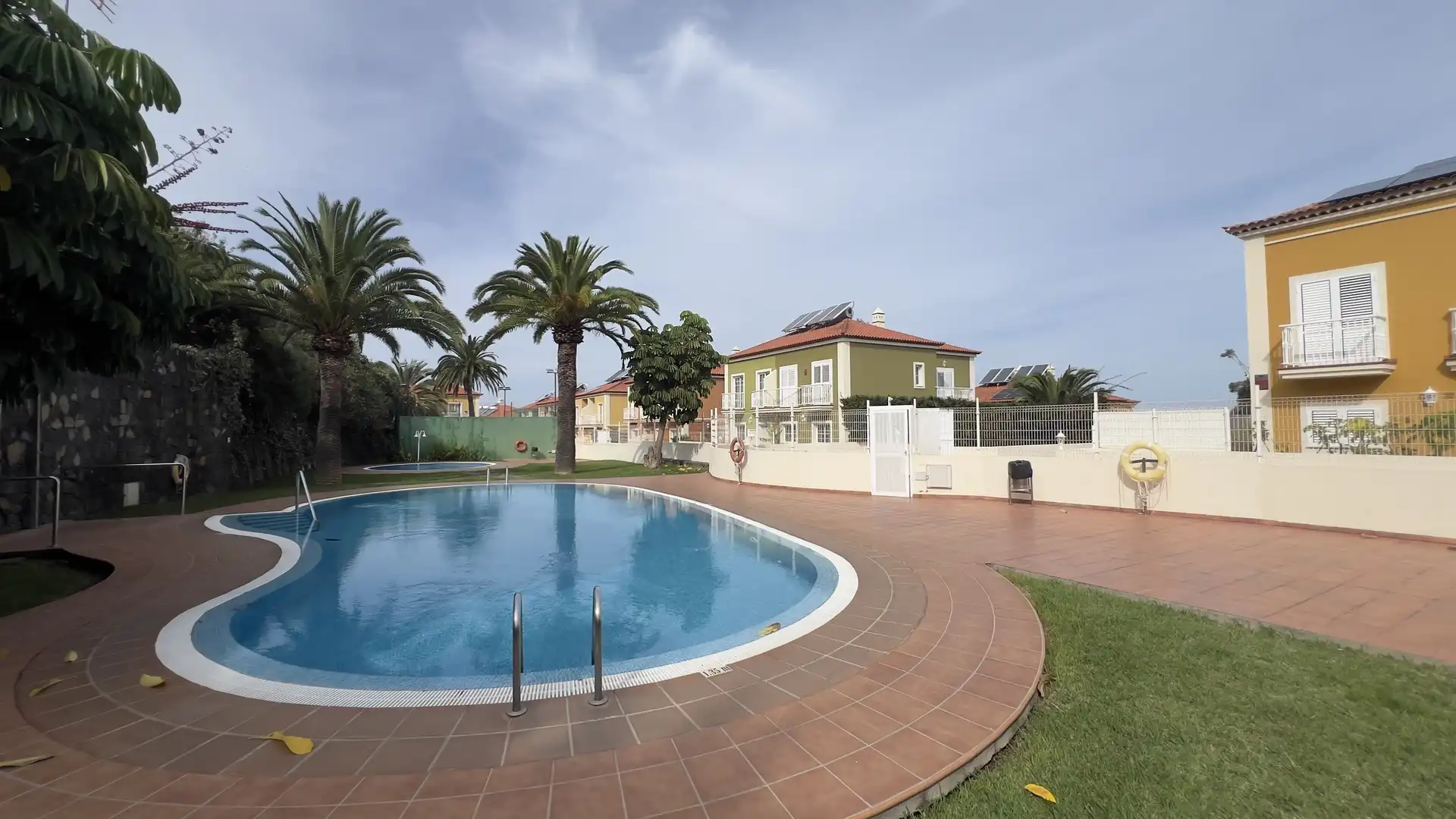 Swimming pool of Flat for sale in La Quinta