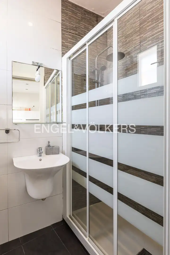 Baño de Apartamento en venta en Madrid con Aire acondicionado, Calefacción y Terraza