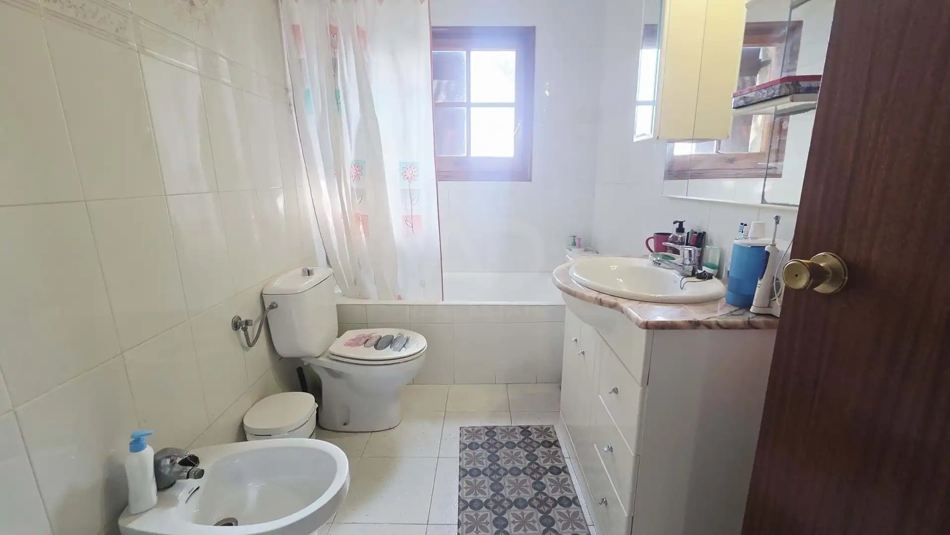 Bathroom of Houses for sale in Bellvei  with Terrace and Swimming Pool