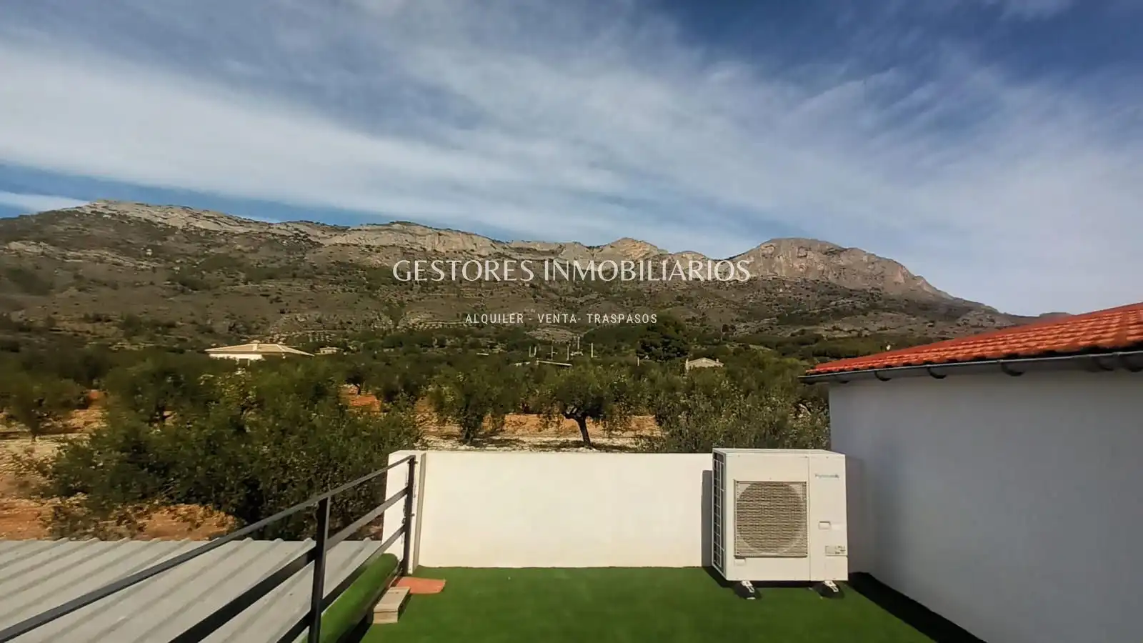 Vista exterior de Casa o xalet en venda en Gaianes, Alicante