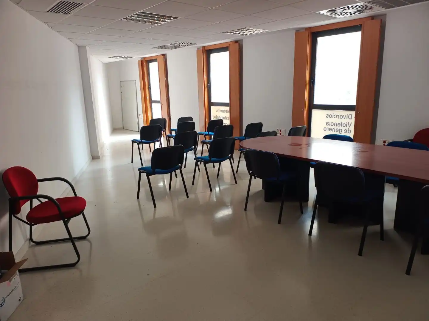Office for rent in Alagón  with Air Conditioner, Heating and Furnished