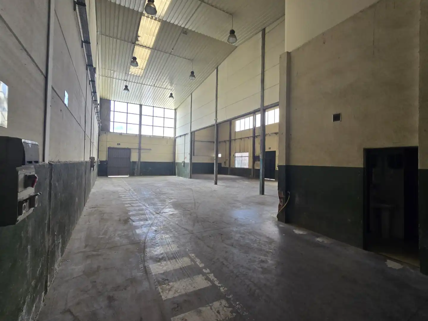 Nave industrial en alquiler en Urbanización Este - Montepríncipe, imagen 4