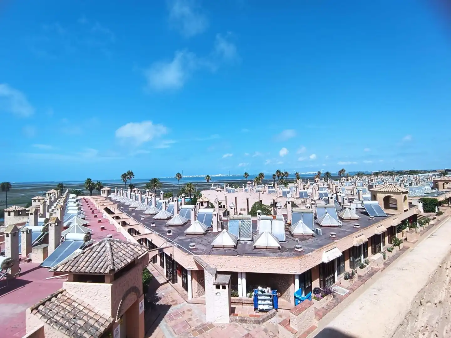 Exterior view of Study for sale in San Fernando  with Air Conditioner, Terrace and Furnished