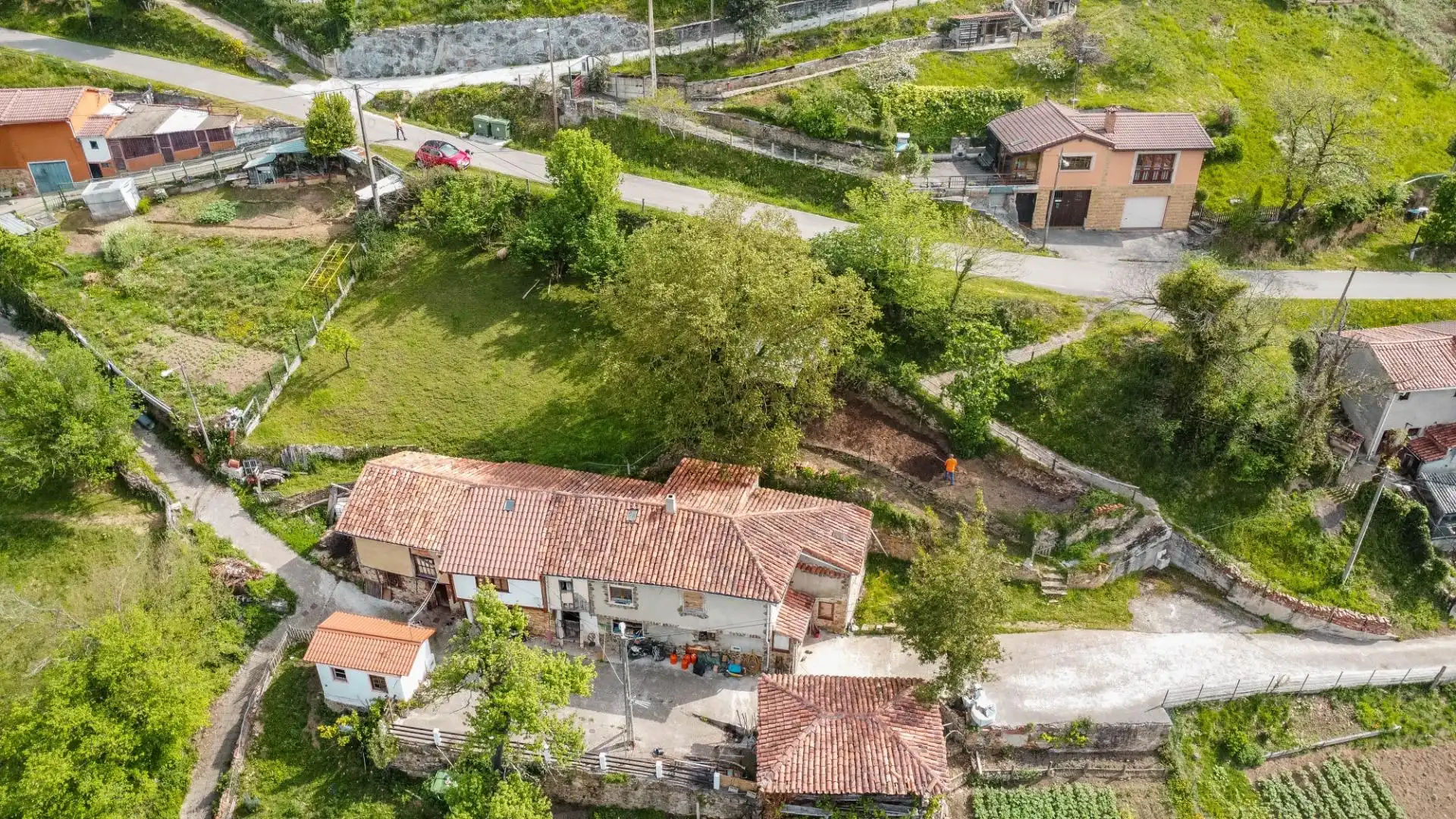 Casa adosada en venta en Laviana con Jardín privado y Amueblado