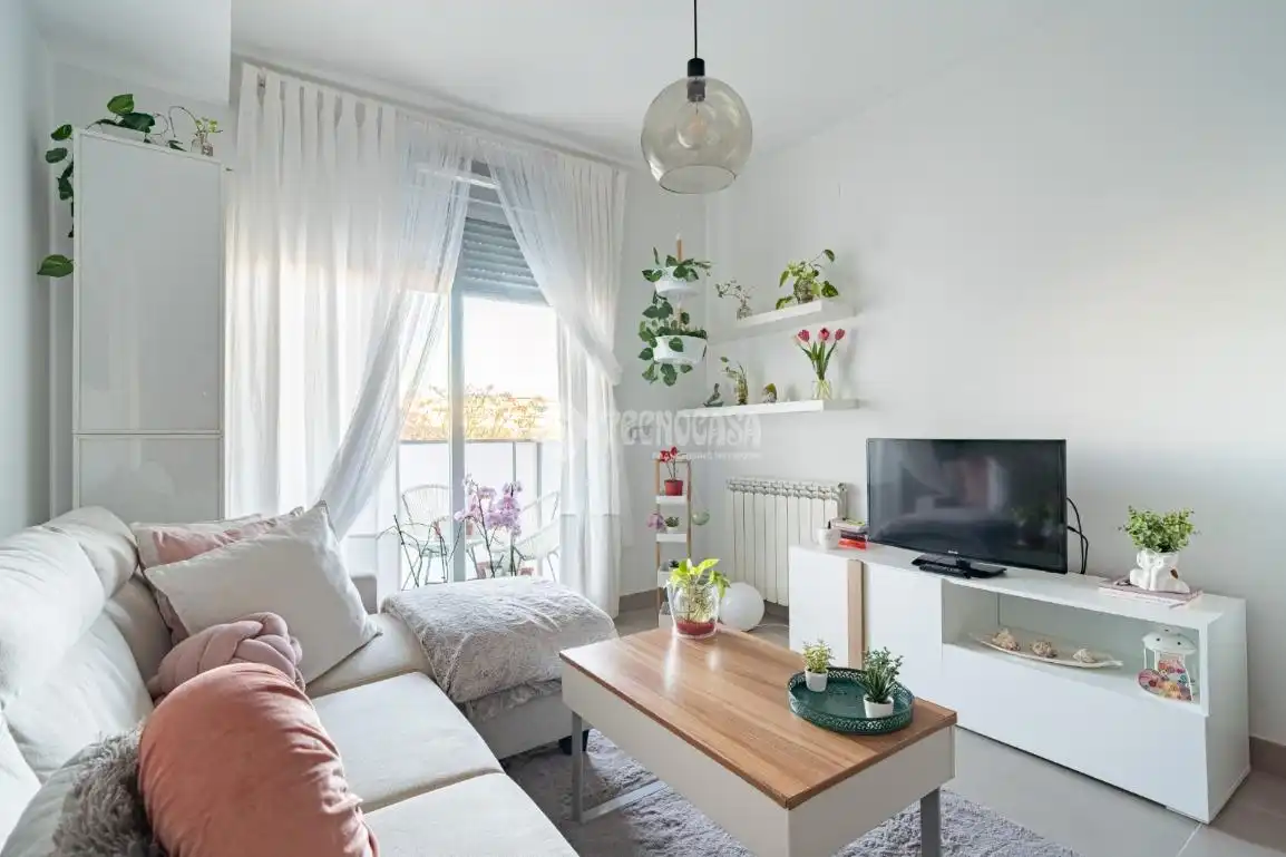 Living room of Flat for sale in Granada  with Air Conditioner, Heating and Terrace
