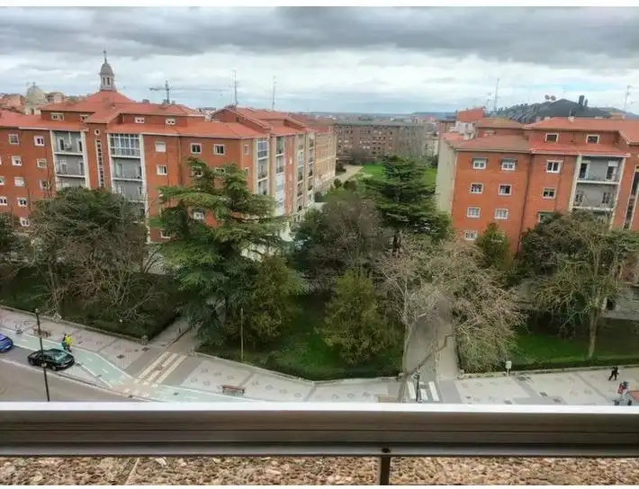 Vista exterior de Piso en venta en Valladolid con Calefacción y Terraza