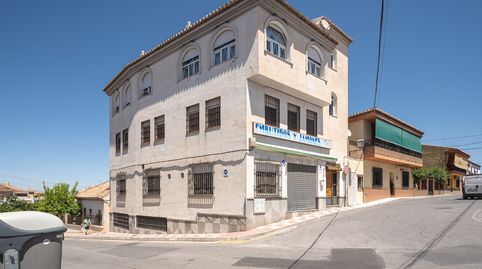 Venta de edificio mixto en La Zubia