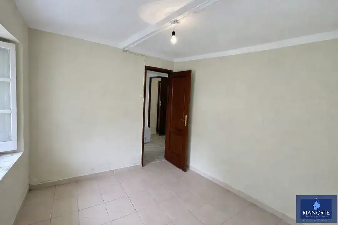 Habitación de Casa adosada en venta en Gozón con Calefacción, Jardín privado y Trastero