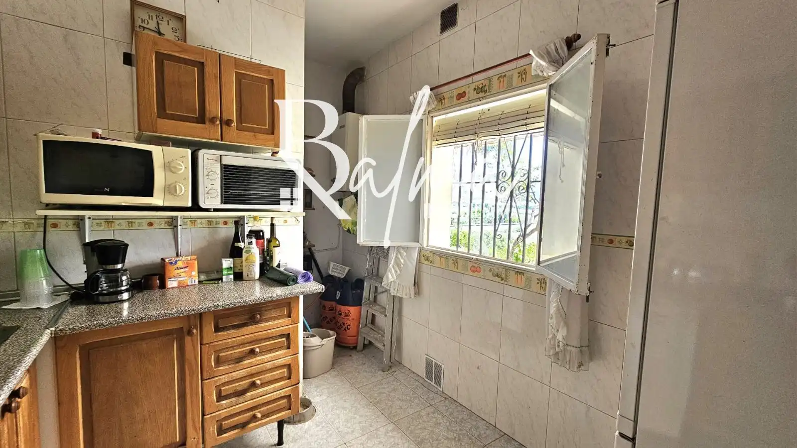 Cuina de Casa o xalet en venda en Vélez-Málaga amb Terrassa, Traster i Piscina
